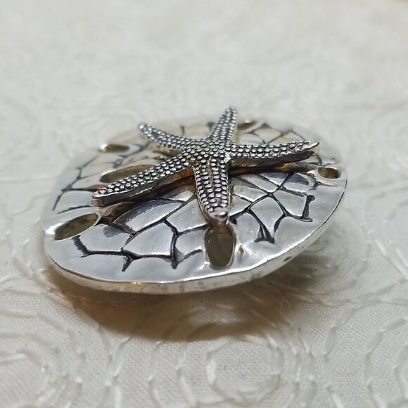 MJ Starfish Sand Dollar Brooch Pin Pendant Silver Cutout 1 3/4in - Picture 5 of 9